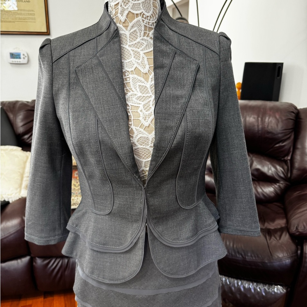 White House Black Market Gray Blazer and Skirt Set size 4 - Picture 4 of 6
